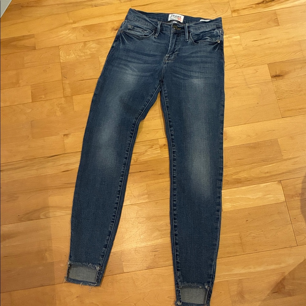FRAME Jeans Le Skinny de Jeanne size 26 Stretch Frayed Hem